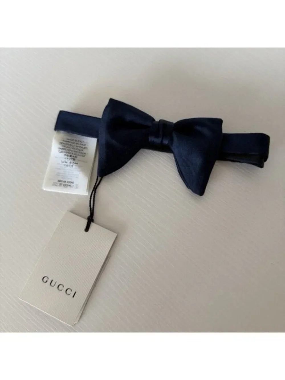 NWT GUCCI BOW BLUE SILK 100% Authentic